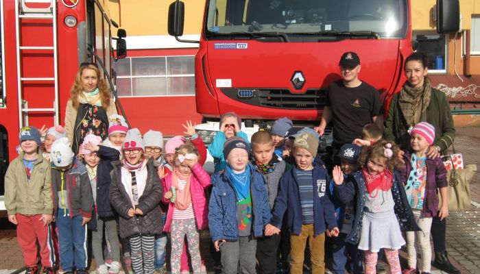 SMERFY ODWIEDZIŁY KOMENDĘ STRAŻY POŻARNEJ