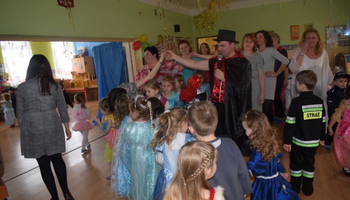 Bal karnawałowy