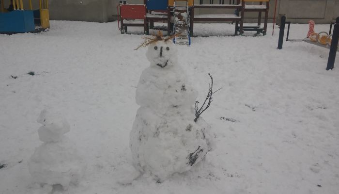 Zimowe zabawy Smerfów